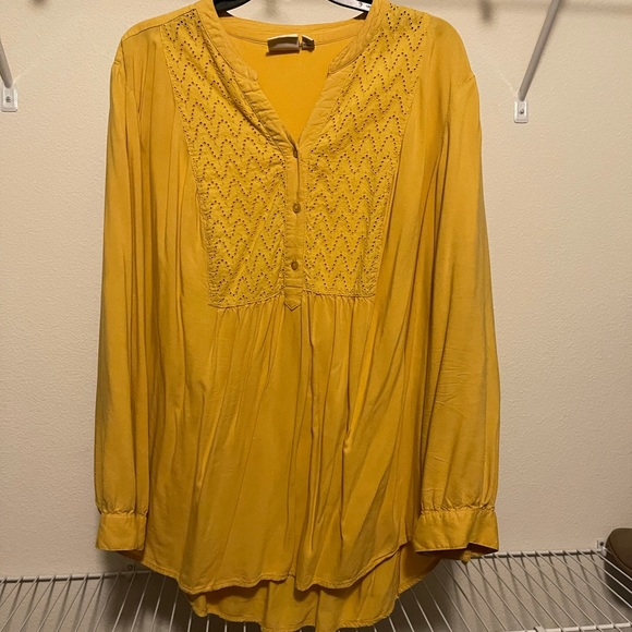 Gold Tunic Long Sleeved - Picture 1 of 5